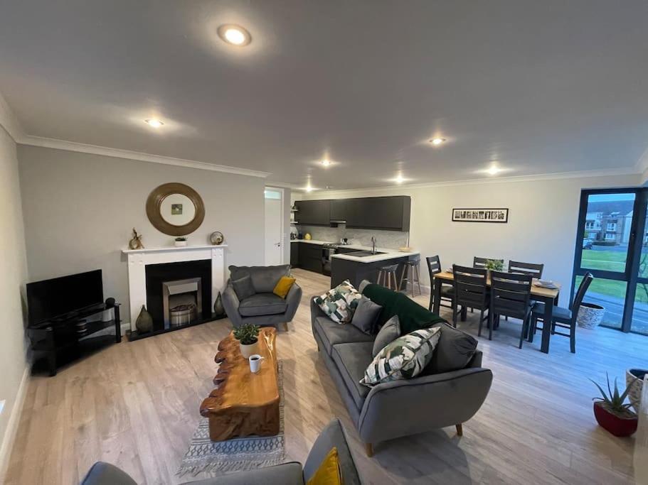 Entire Apartment , Centre Carrick-On-Shannon Экстерьер фото