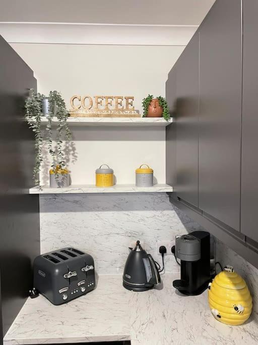 Entire Apartment , Centre Carrick-On-Shannon Экстерьер фото