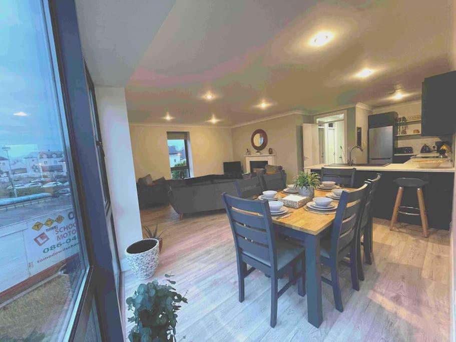 Entire Apartment , Centre Carrick-On-Shannon Экстерьер фото