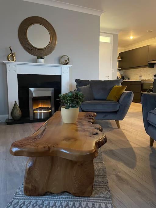 Entire Apartment , Centre Carrick-On-Shannon Экстерьер фото