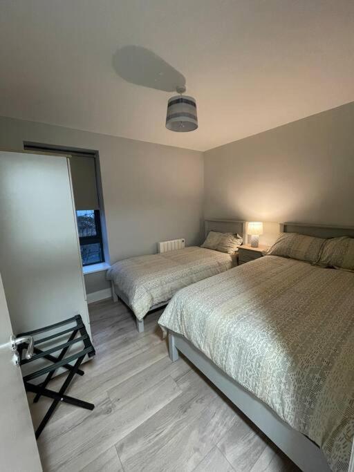 Entire Apartment , Centre Carrick-On-Shannon Экстерьер фото